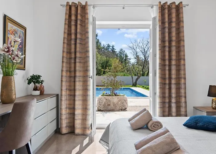 Guest house Iria Bella By 4*
