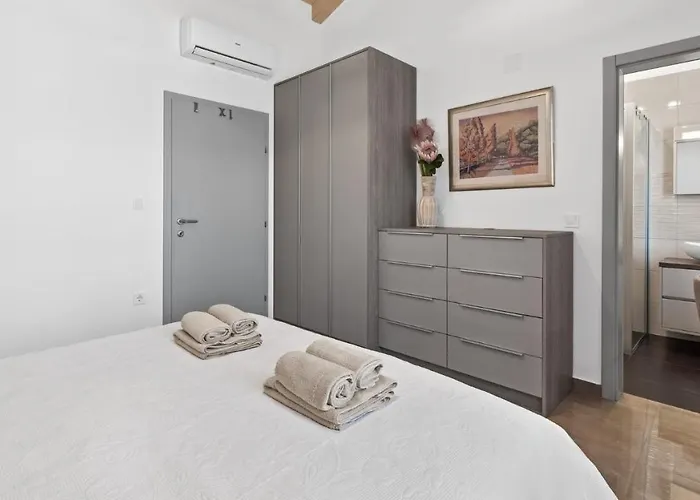 Iria Bella By 4*