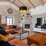 Iria Bella By 4*
