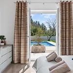 Гостевой дом Iria Bella By 4*
