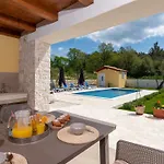 Iria Bella By 4*