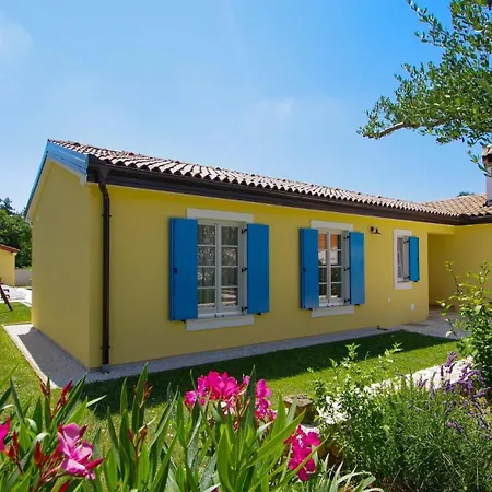 Iria Bella By 4*